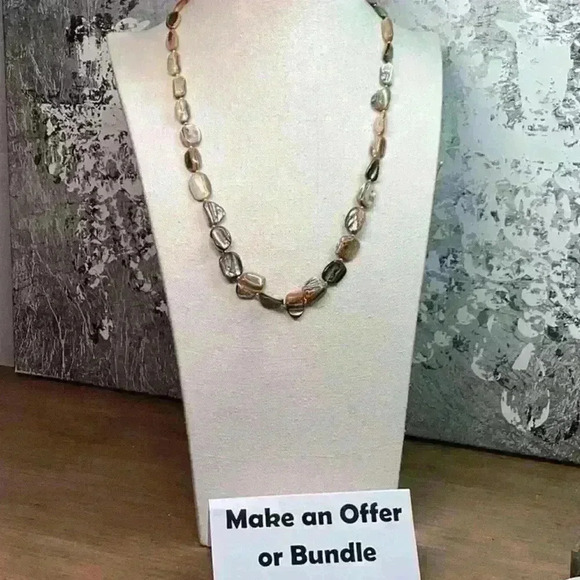 Sea Shell Abalone Necklace - Picture 4 of 4